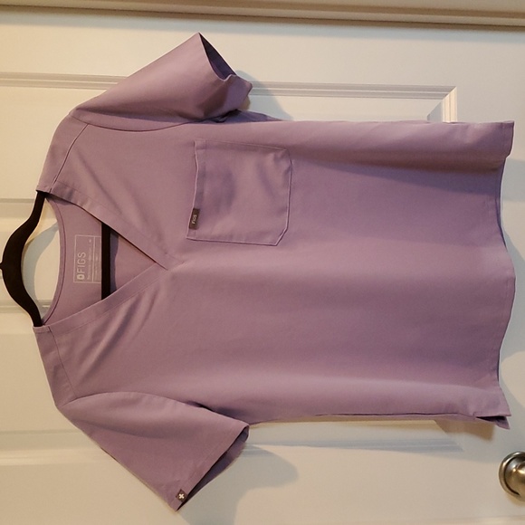 Figs Tops - Figs Technical Collection women's scrub top lavender medium